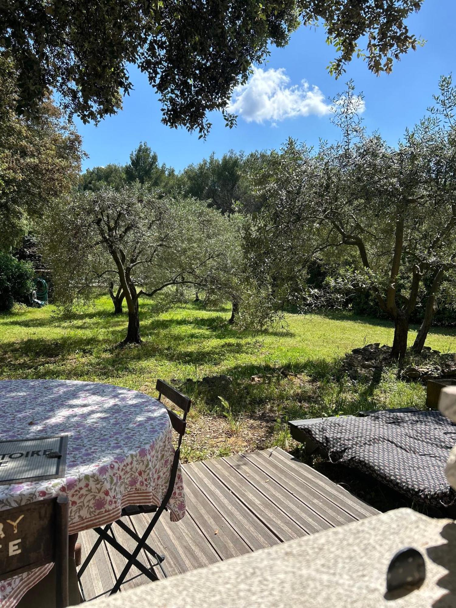 Les Cabanons Sainte Victoire Hotel Quarto foto